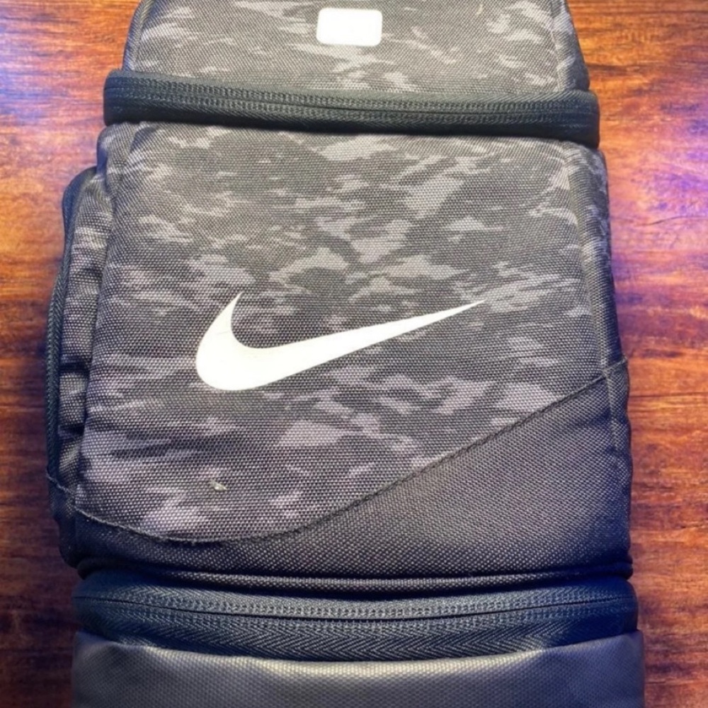 Nike lunchbox - Picture 2 of 2